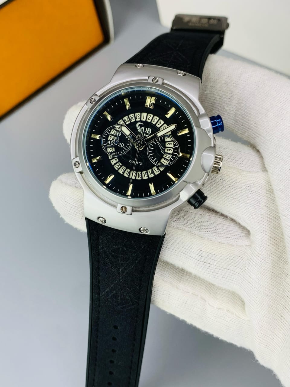 HUB- NEW ARRIVAL