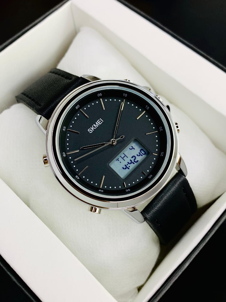 1652-DIGITAL DUAL TIME WATCH